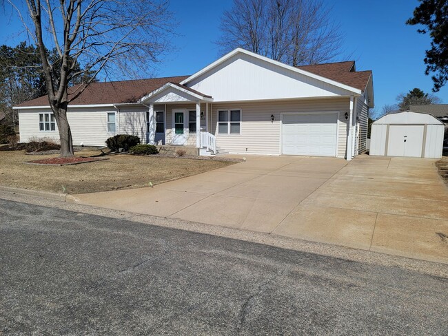 Building Photo - 1831 Rapids St