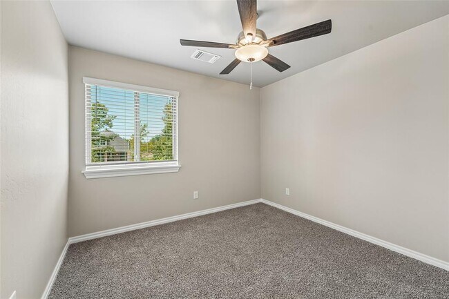 Building Photo - 12401 Samara Dr