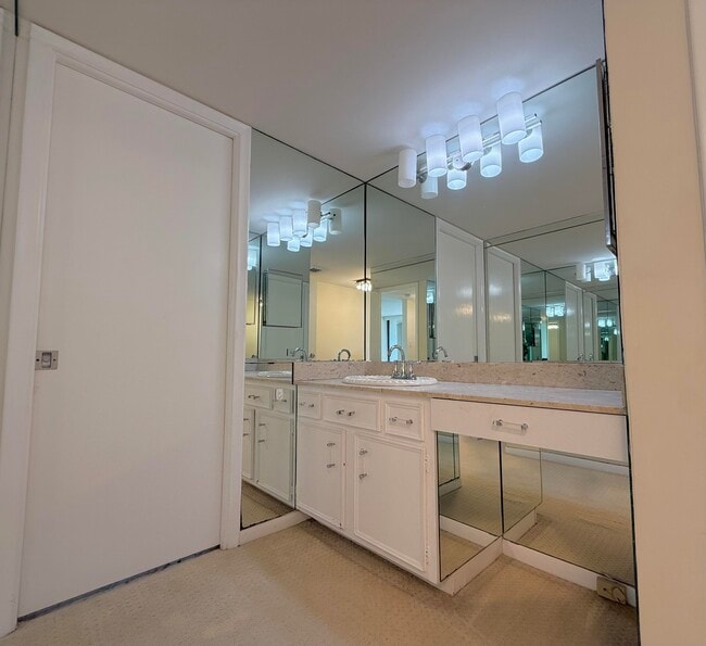 Building Photo - 2000 Presidential Way