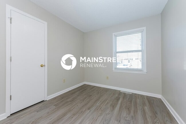 Building Photo - 3 Bedroom Pet-Friendly Home in Pleasant Hi...