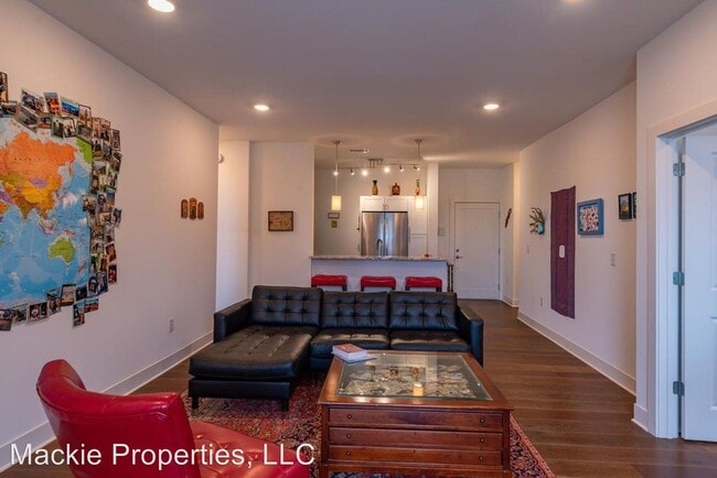 Building Photo - 2 br, 2.5 bath House - 304 West Kirkwood #308