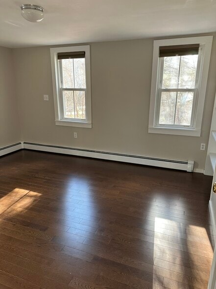 Bedroom - 328 Great Rd