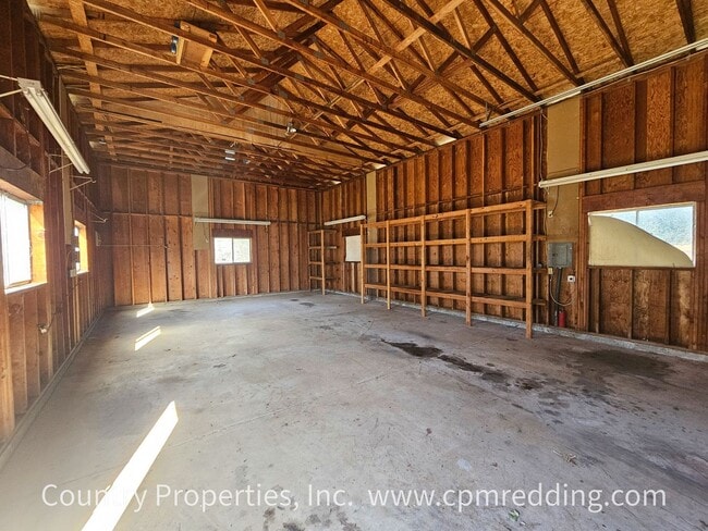 Building Photo - House with Huge Shop in the Heart of Redding Available Now!