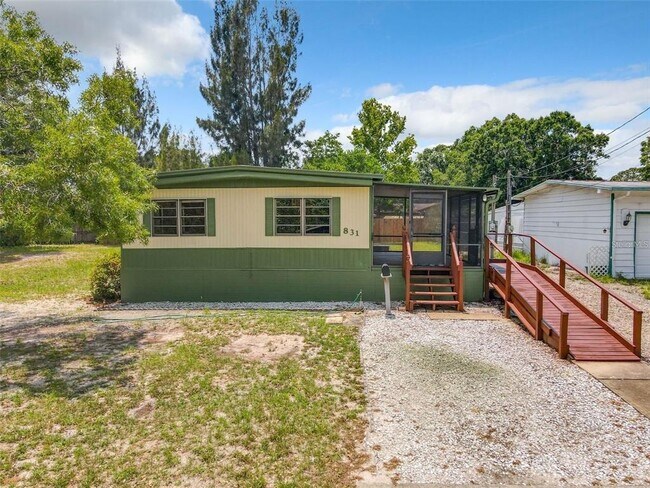 Building Photo - 831 Wolf Trail