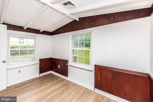 Building Photo - 405 Edgewood Ave