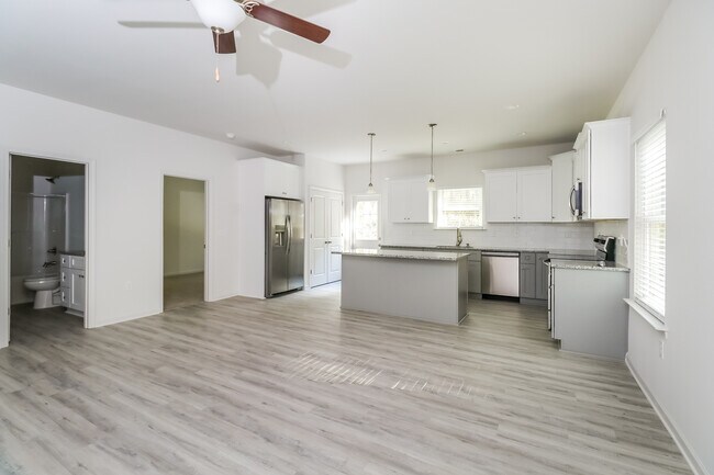 Building Photo - 621 Burrington Ct