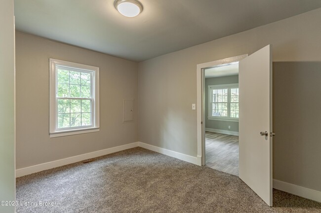 Building Photo - 1886 S Bardstown Rd