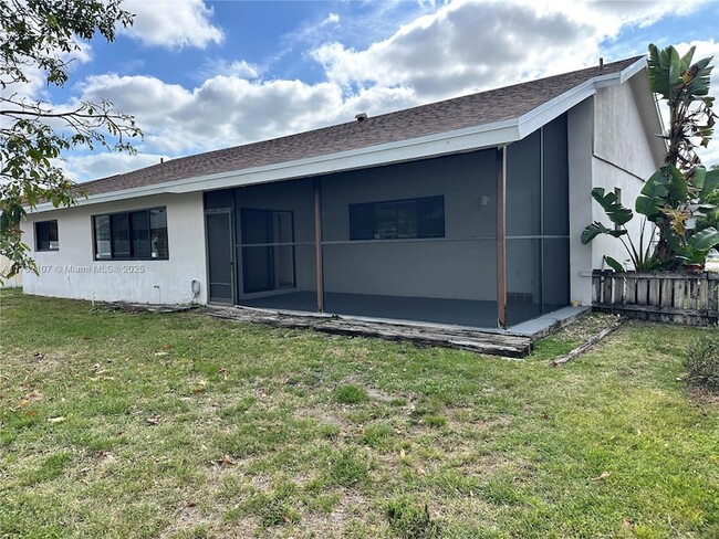 Building Photo - 5828 SW 117th Terrace