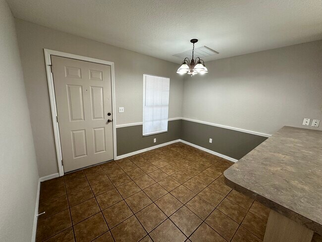 Dining room - 208 W Tever St