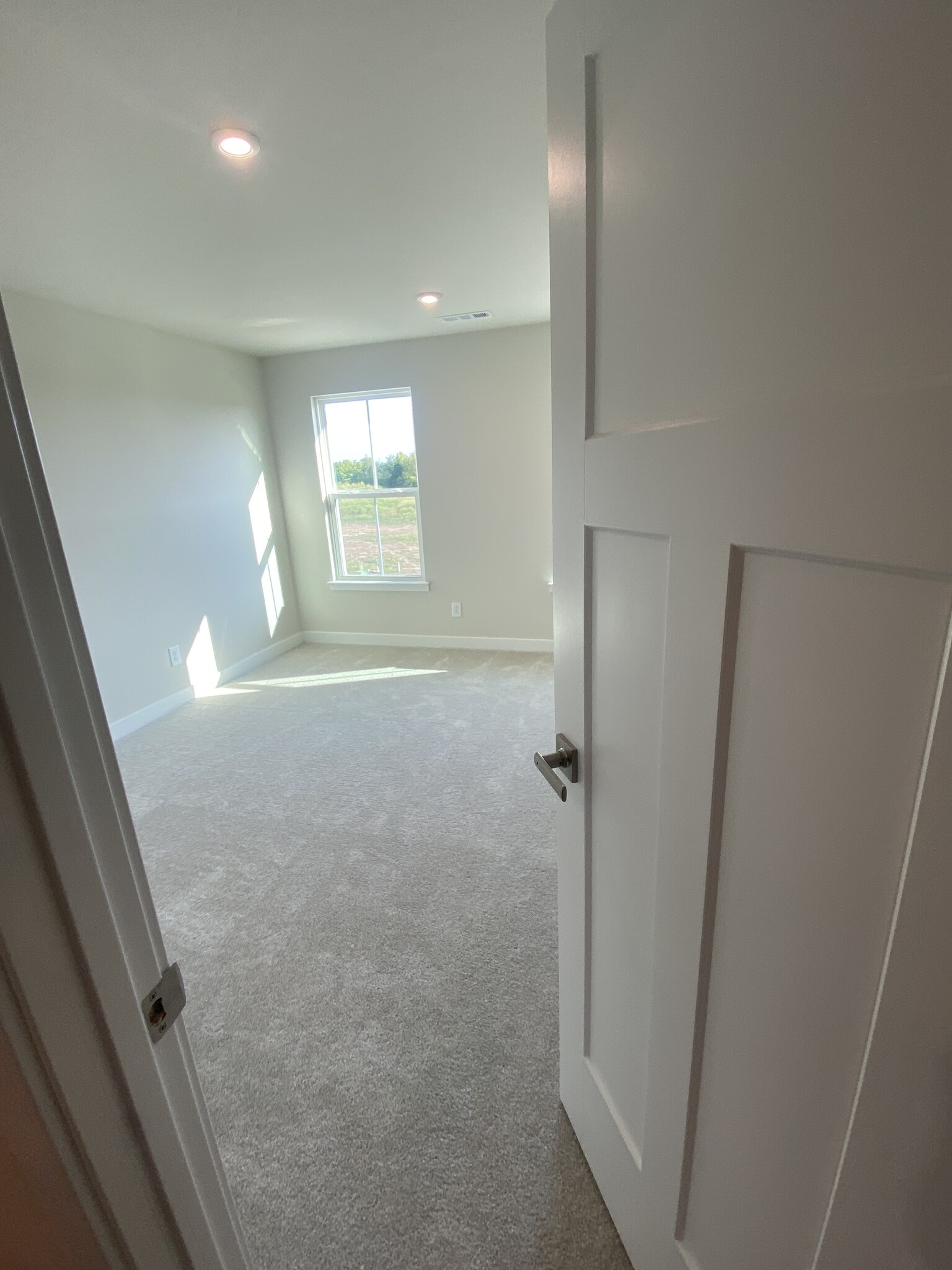 Building Photo - 1343 Crescent Ridge Dr