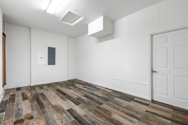 Building Photo - 1367 NW Leonardo Cir