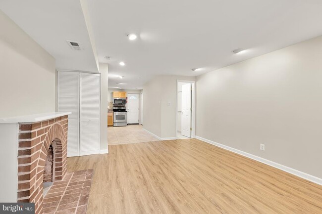 Building Photo - 1632 New Jersey Ave NW
