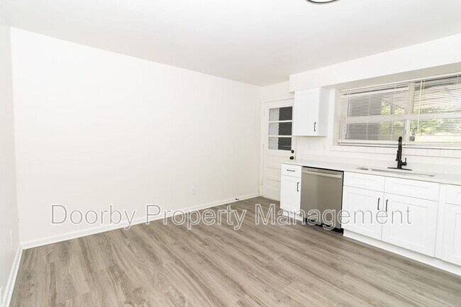 Building Photo - 513 Donaldson Rd