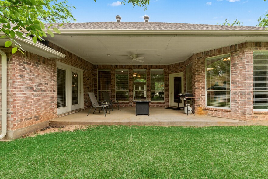 Building Photo - 8911 Hickory Hill Dr