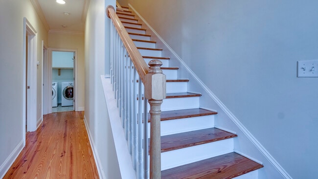 Building Photo - 407 E Hull St