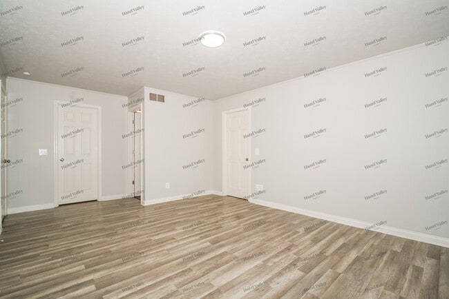 Building Photo - 17 Gerry Ct