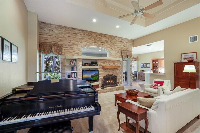 Building Photo - 4929 Old Creek Dr