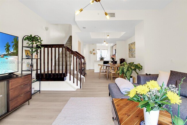 Building Photo - 742 NE 90th St