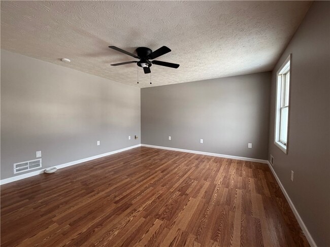 Building Photo - 598 Bram Hall Dr