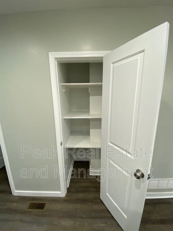 Building Photo - 1011 Logan St SE