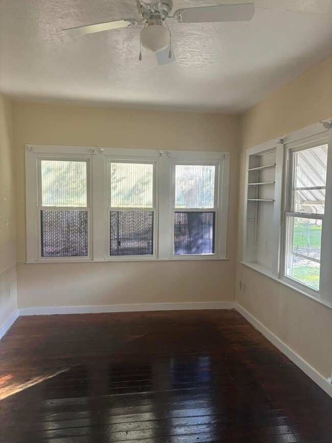 Building Photo - 121 St Landry St