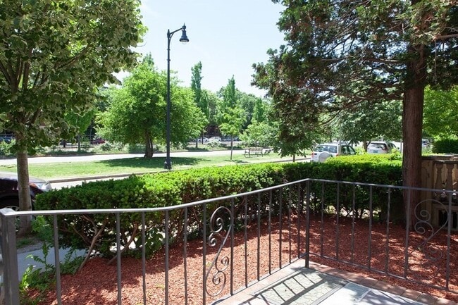 Building Photo - 1743 Commonwealth Ave