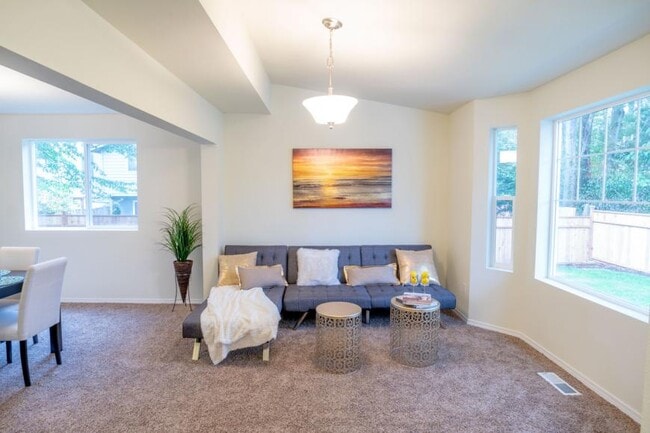 Building Photo - 5 bedroom in Shoreline WA 98133