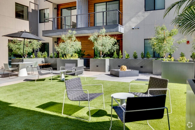 Courtyard - Scottsdale on Main