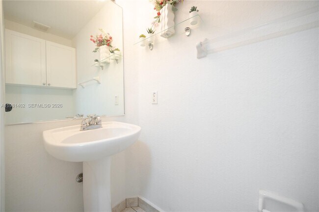 Building Photo - 10885 NW 89th Terrace