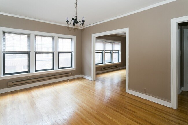 Building Photo - 1322 Oak Ave