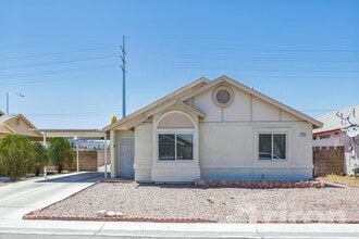 Building Photo - 2013 Havelina St