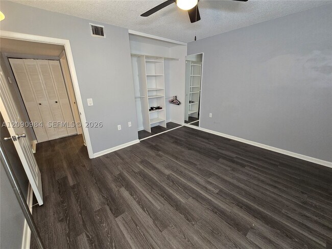 Building Photo - 1526 Whitehall Dr