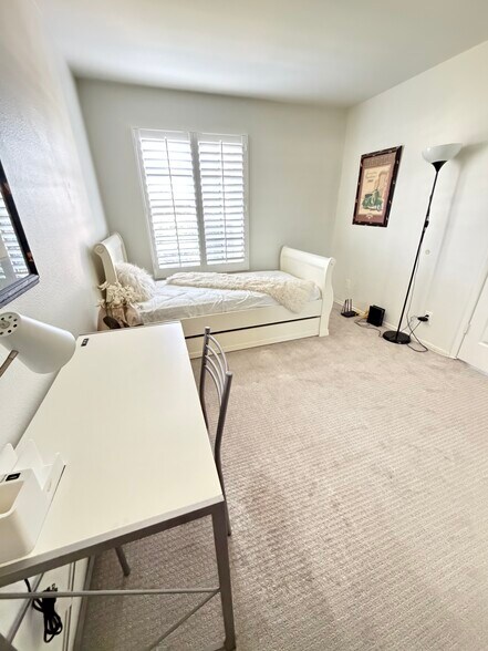 Building Photo - 1161 Packers Cir