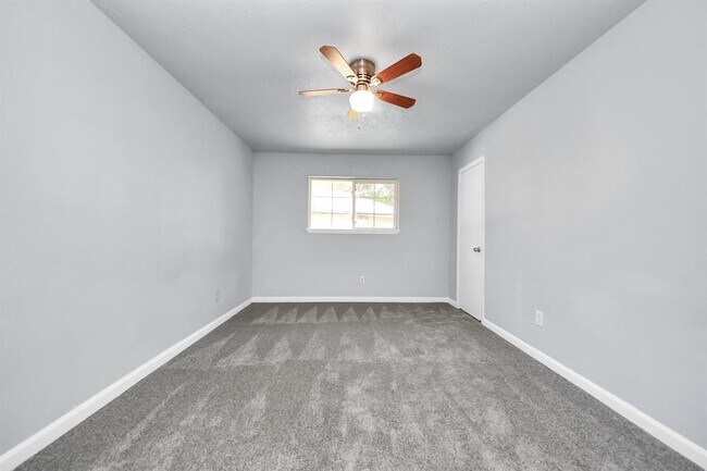 Building Photo - 22407 Millgate Dr