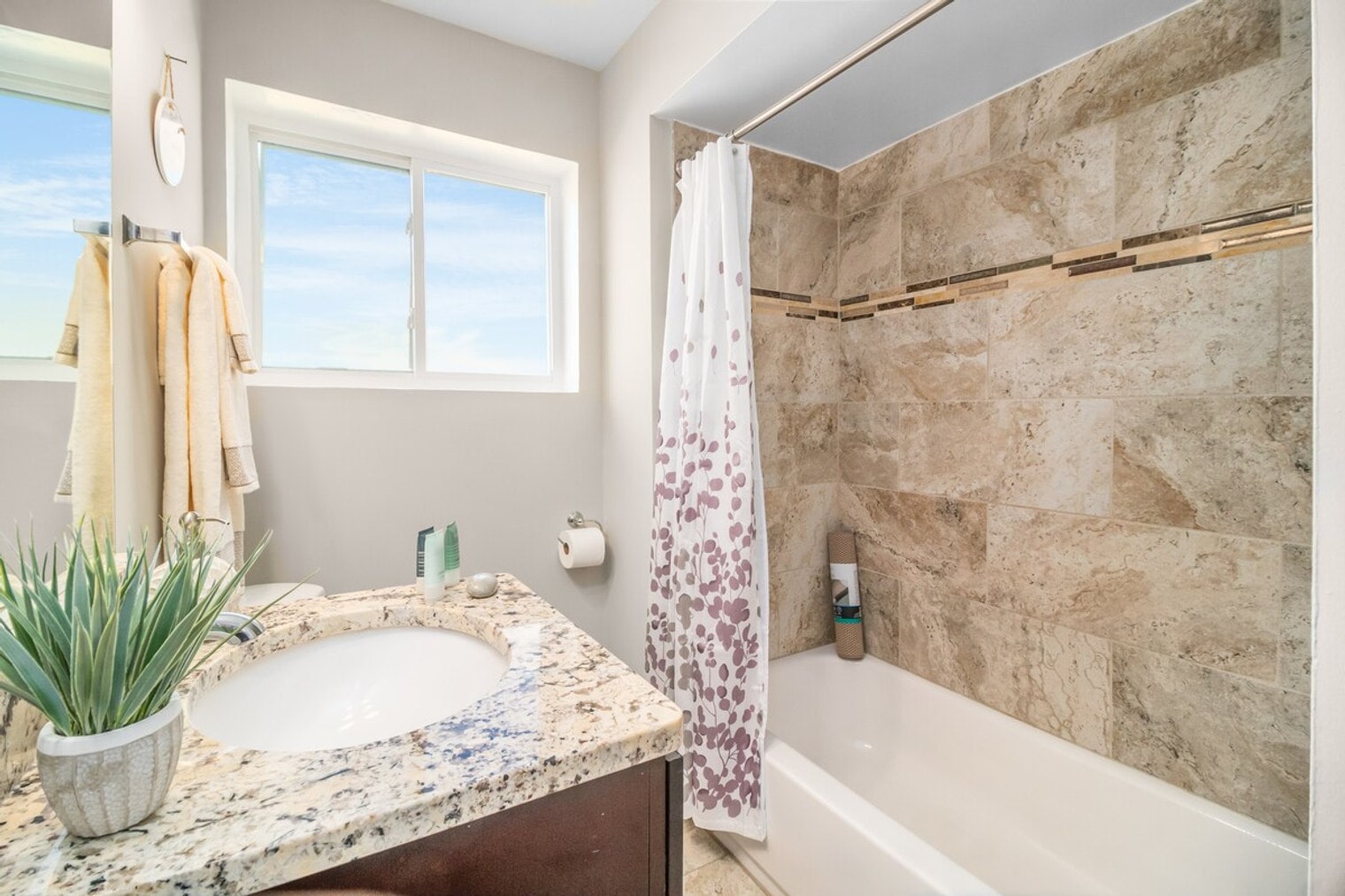 Building Photo - 3800 S Harvey Ave