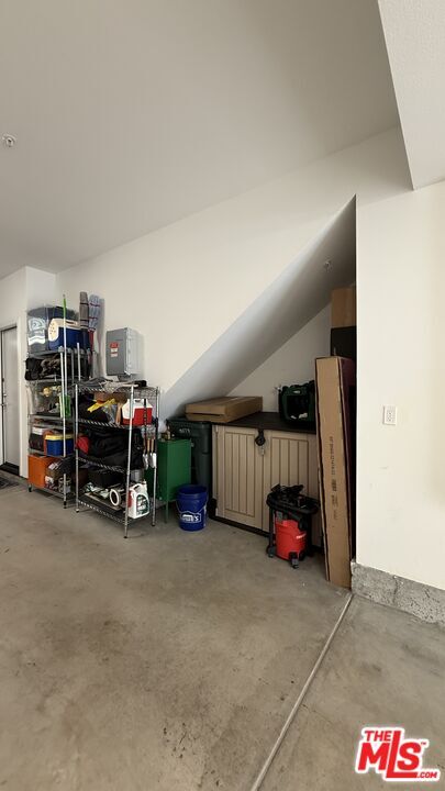 Building Photo - 5079 Cedar Ave