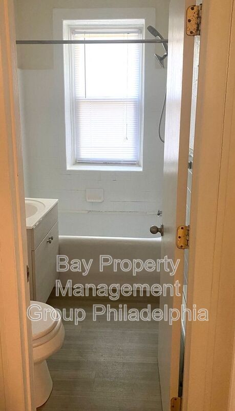 Building Photo - 2809 W Queen Ln
