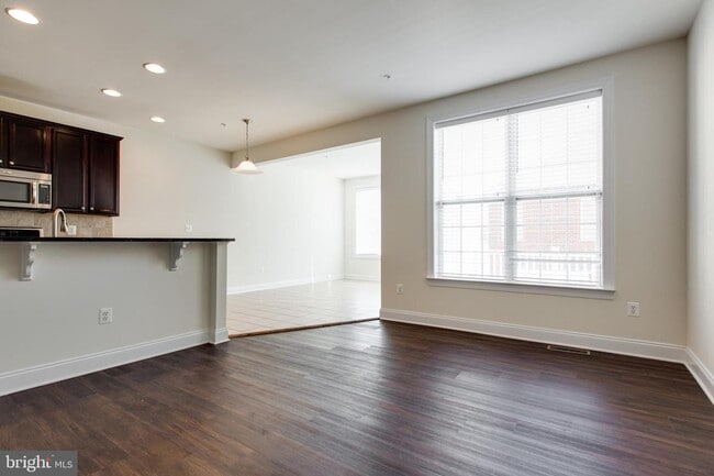 Building Photo - 7757 Crystal Brook Way