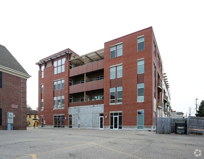 Building Photo - Ravenna