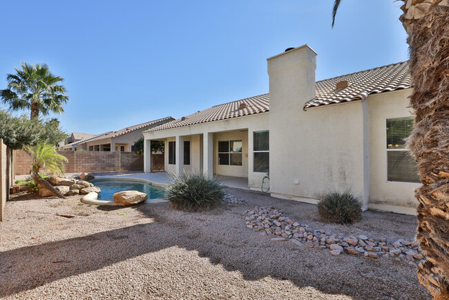 Building Photo - Spacious, Single Story, East Mesa home wit...