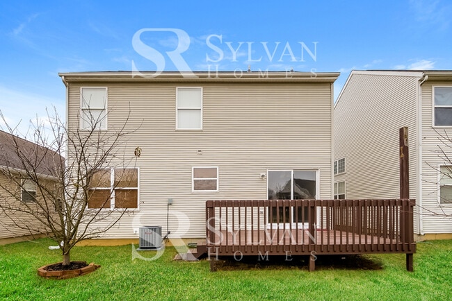 Building Photo - This stunning home is waiting for you!