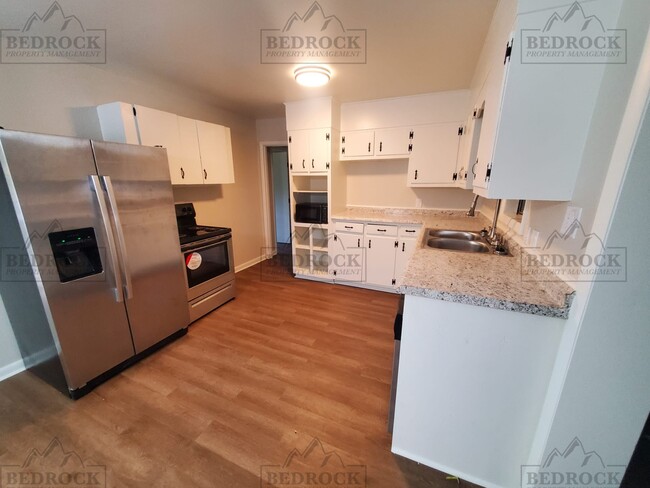 Primary Photo - 2800 Cave Ave NW