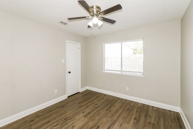 Building Photo - 4167 Amir St