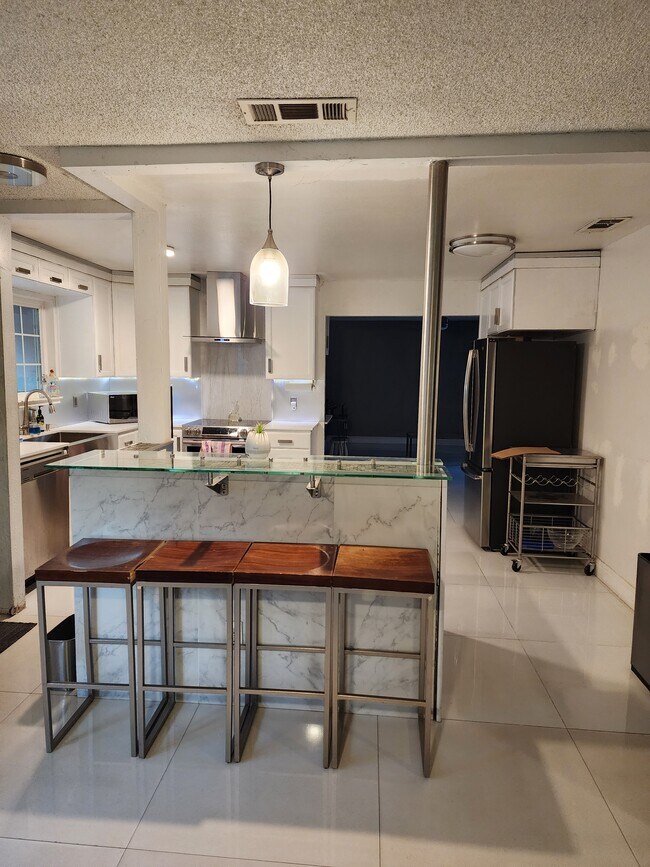 Island breakfast bar - 5962 E Pontiac Way