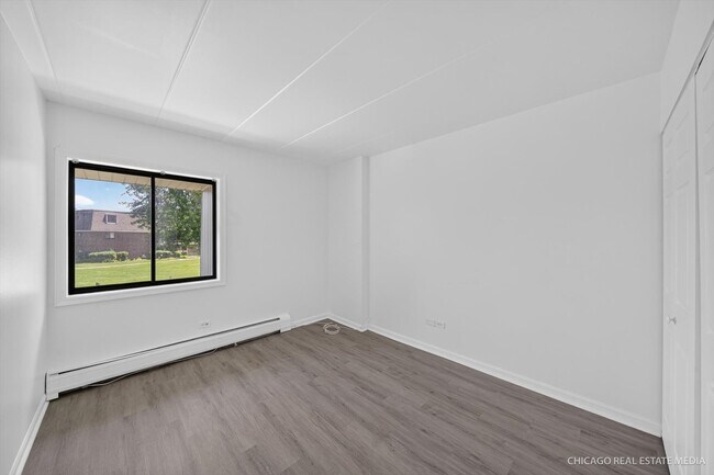 Building Photo - 138 E Bailey Rd
