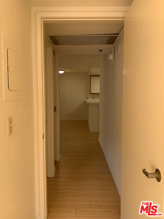 Building Photo - 420 S Harvard Blvd