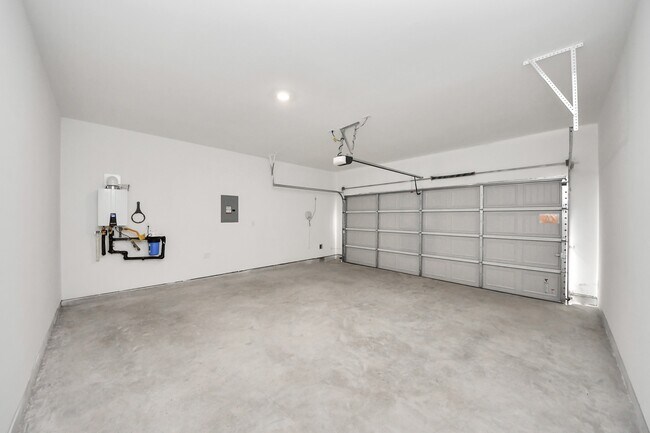 Building Photo - 16310 Texas Flatland Way