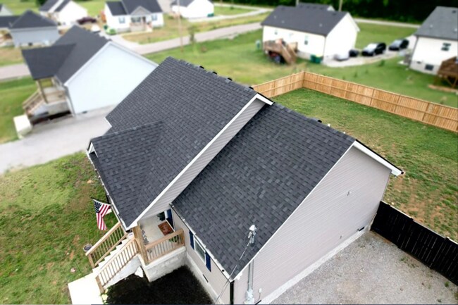 Building Photo - Pristine 3 Bed, 2 Bath Rental Built in 2022!