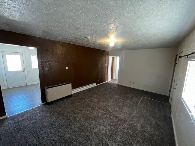 Building Photo - 3 bed 1 bath