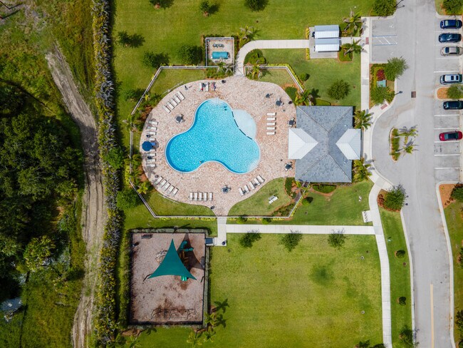 Building Photo - 10454 SW Captiva Dr